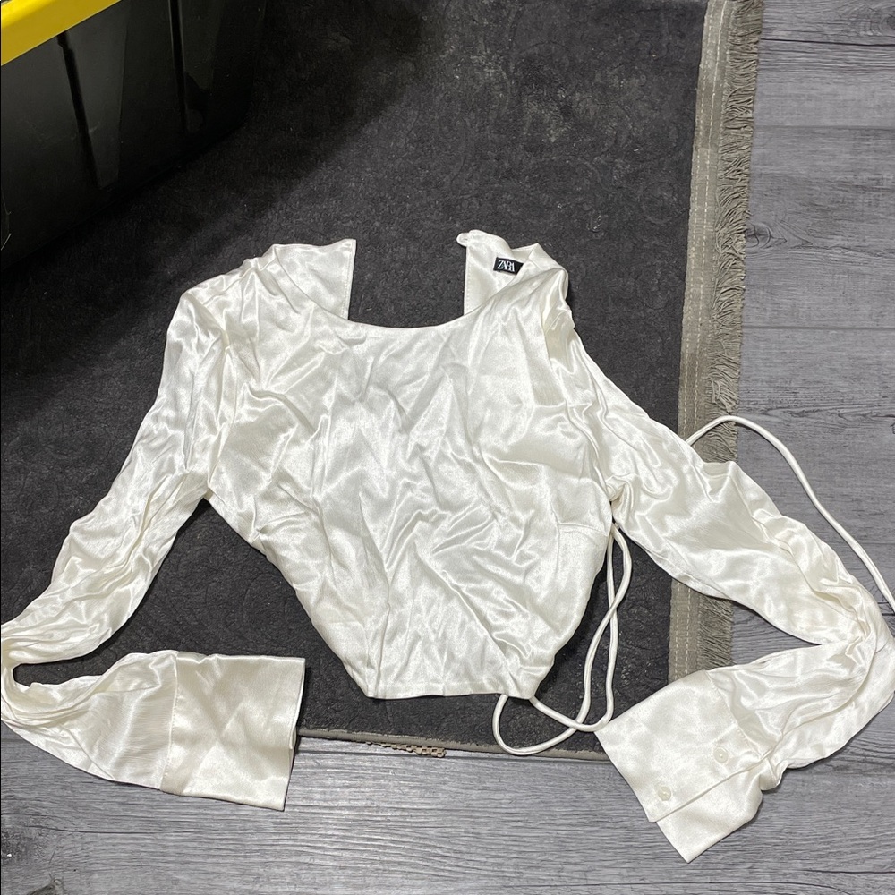 Small Zara Cream crop Satin top